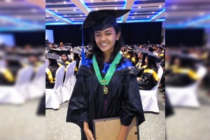 Widowed food vendor’s daughter top graduate of Bacolod City College